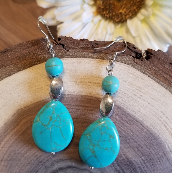 Jewelry - Turquoise drop earrings